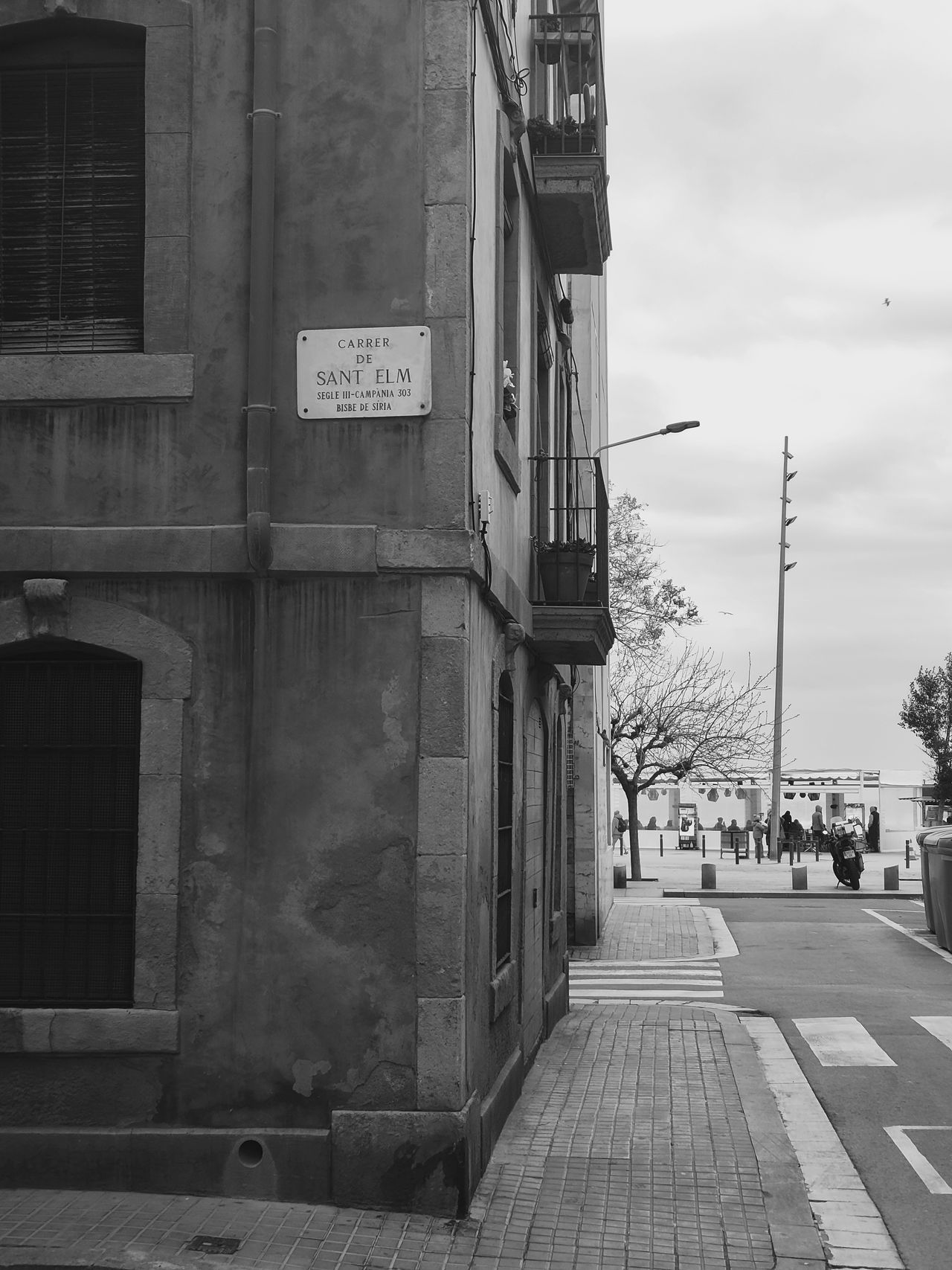 A street corner in Barcelona in black and white