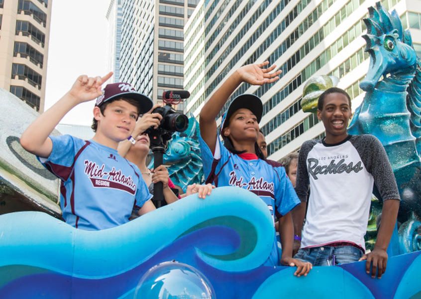 Philadelphia honors Mo&amp;#039;ne Davis&amp;#039; Little League team with parade