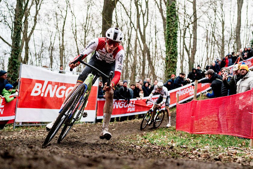 NAMUR, BELGIUM - DECEMBER 14: Thibau Nys of Belgium and Team Baloise Glowi Lions competes during the 16th UCI Cyclo-Cross World Cup Namur 2025 - Men&amp;apos;s Elite on December 14, 2025 in Namur, Belgium. (Photo by Billy Ceusters/Getty Images)