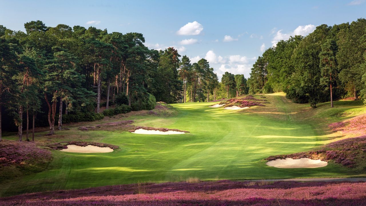 St George's Hill - Hole 1