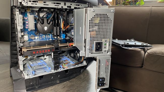 Alienware Aurora Ryzen Edition R10 (2021) Review: Proud and Loud | Tom ...