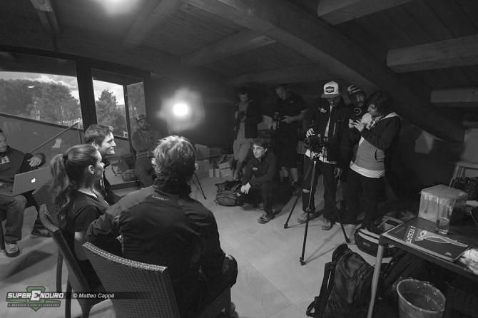 This one in Punta Ala is the first worldwide round of the Enduro World Series and there is no ranking yet. How to determine the starting list then? Easy, choose a cute girl and pull out the best riders in the world using the most neutral way.