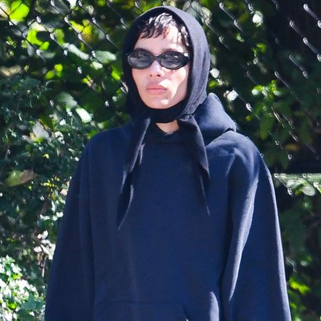 Zo&euml; Kravitz was spotted in NYC wearing corduroy pants, a knit head scarf, and Vans sneakers