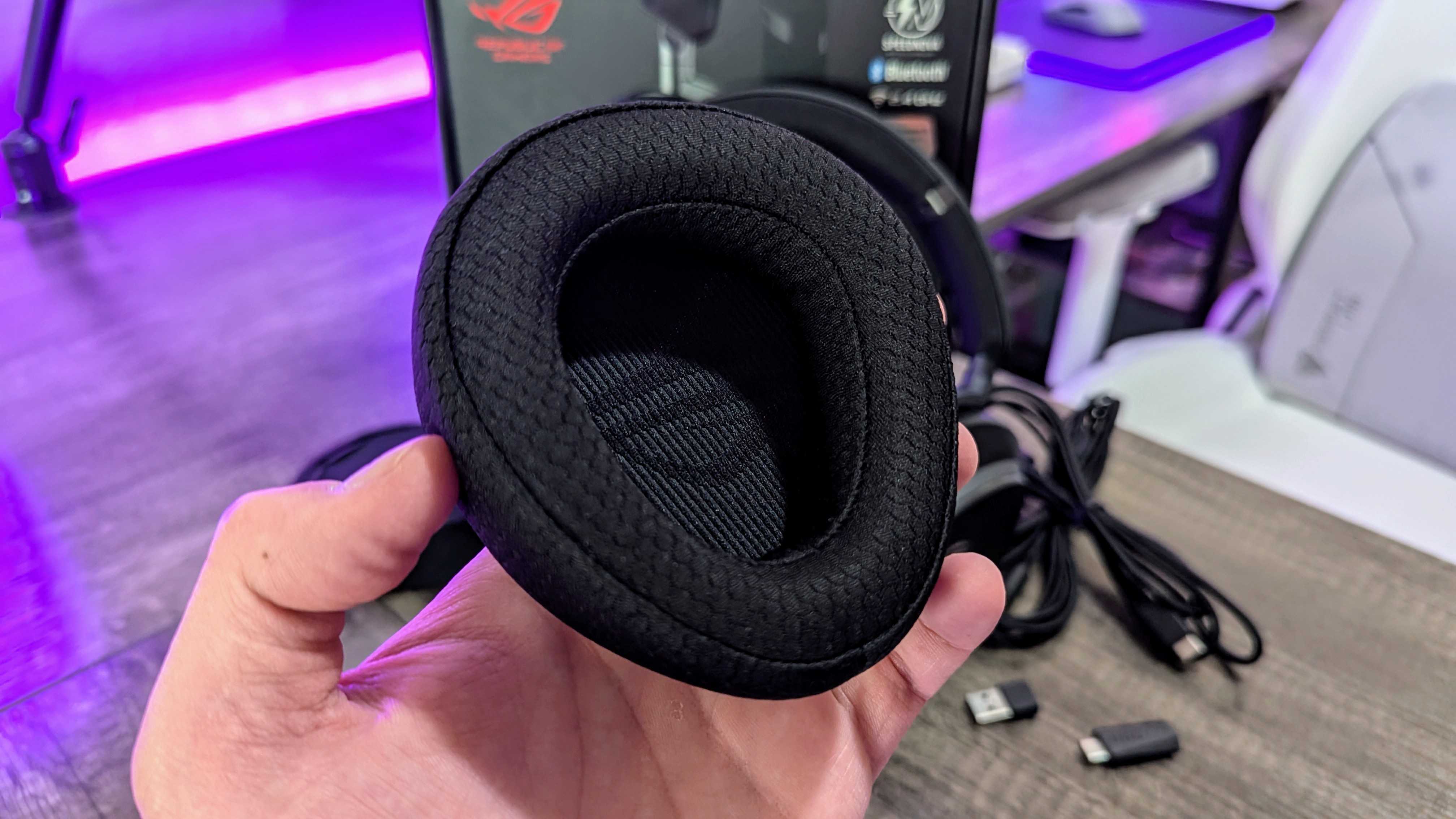 Image of the ASUS ROG Delta II wireless PC gaming headset.