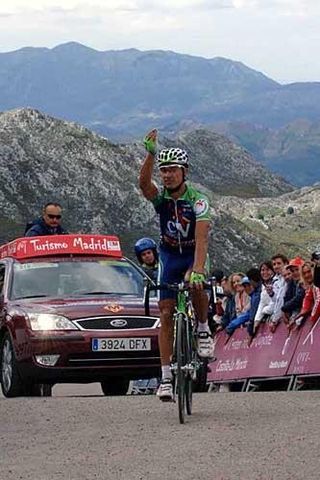 Eladio Jimenez (Comm. Valenciana) arrives to win stage 14