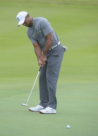 tiger woods putting technique analysed