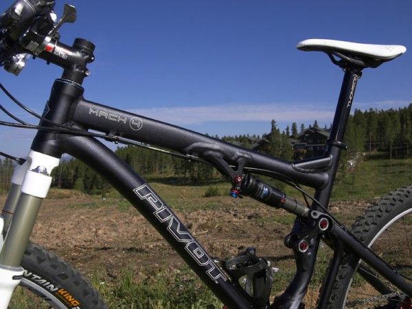 The top tube transitions from a square profile up front to a round profile at the seat tube