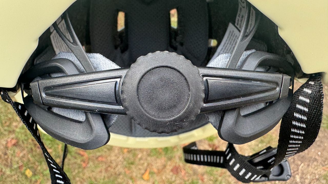 The dial adjust on the Xnito Kid helmet