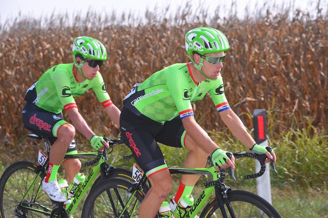 Rigoberto Uran (Cannondale Drapac) is paced back to the peloton