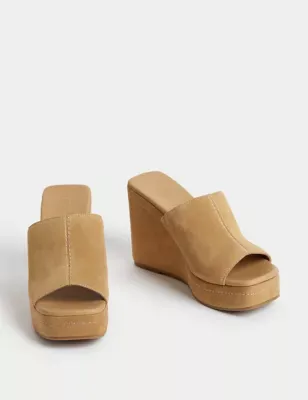 Bagal Kaki Terbuka Wedge Suede