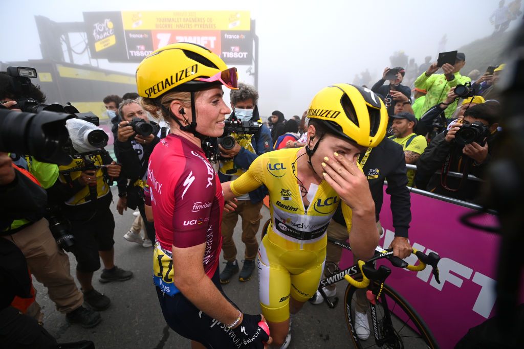 Demi Vollering celebrating at the end of stage 7 of the Tour de France Femmes