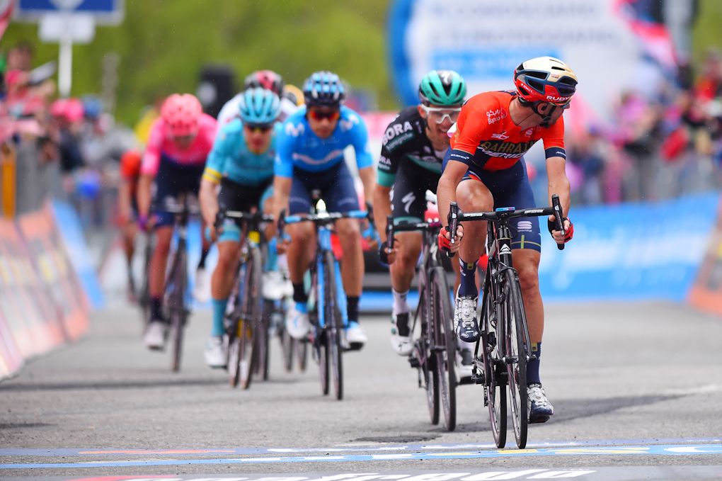 Vincenzo Nibali looks for help during stage 14 at the Giro