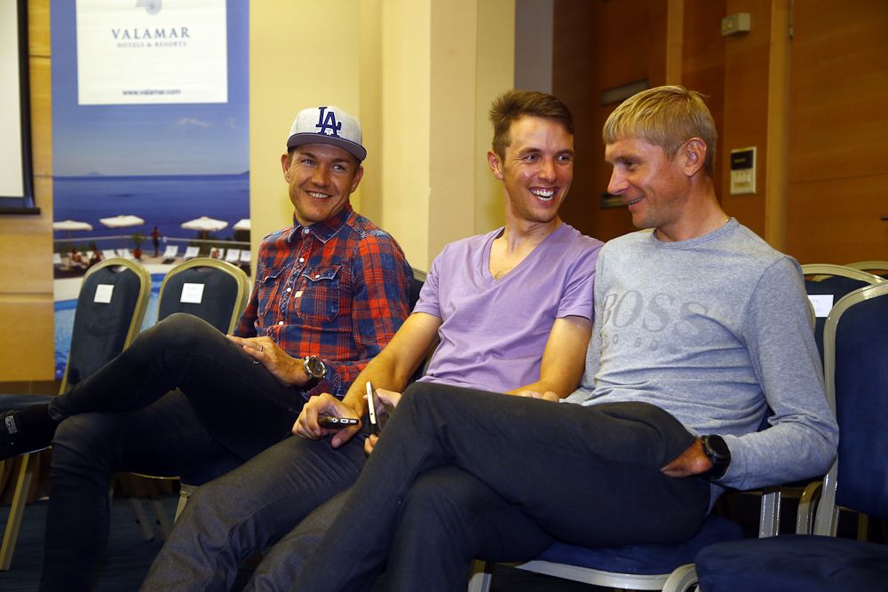 Heinrich Haussler, Ramunas Navardauskas and Kanstantin Siutsou get to know each other at the Bahrain Merida camp