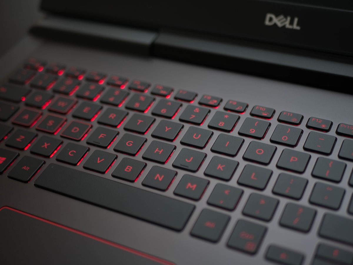 Dell Inspiron 15 7000 Gaming Laptop Rating