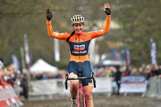 Nikki Brammeier retains British cyclo-cross title
