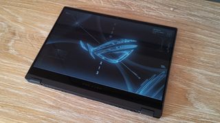 Ther Asus ROG Flow X13 in tablet mode