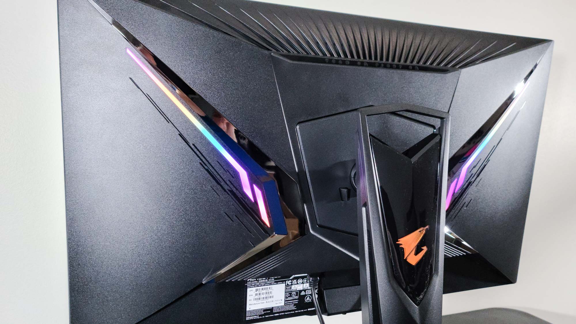 Back view of Gigabyte Aorus FI32U