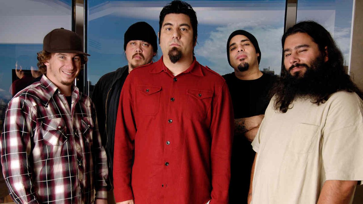 Deftones posing for a photograph in 2006