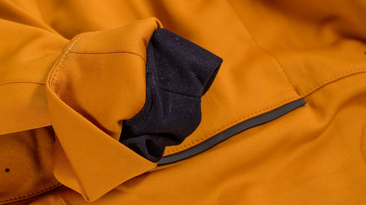 PAS Normal Essential Thermal Jacket internal thermal cuff