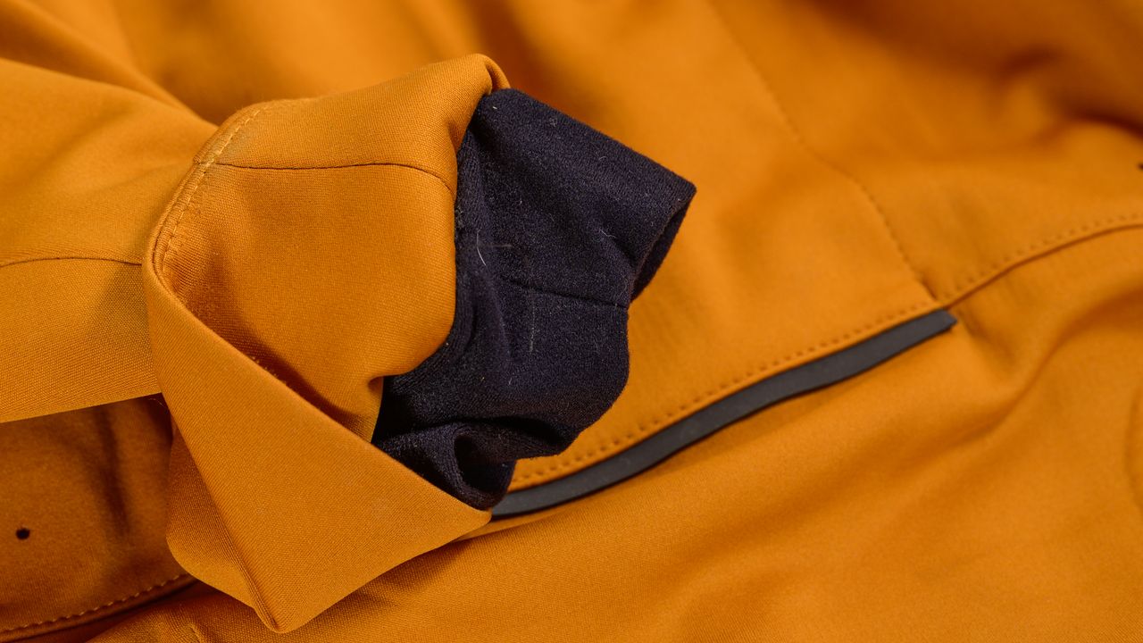 PAS Normal Essential Thermal Jacket internal thermal cuff