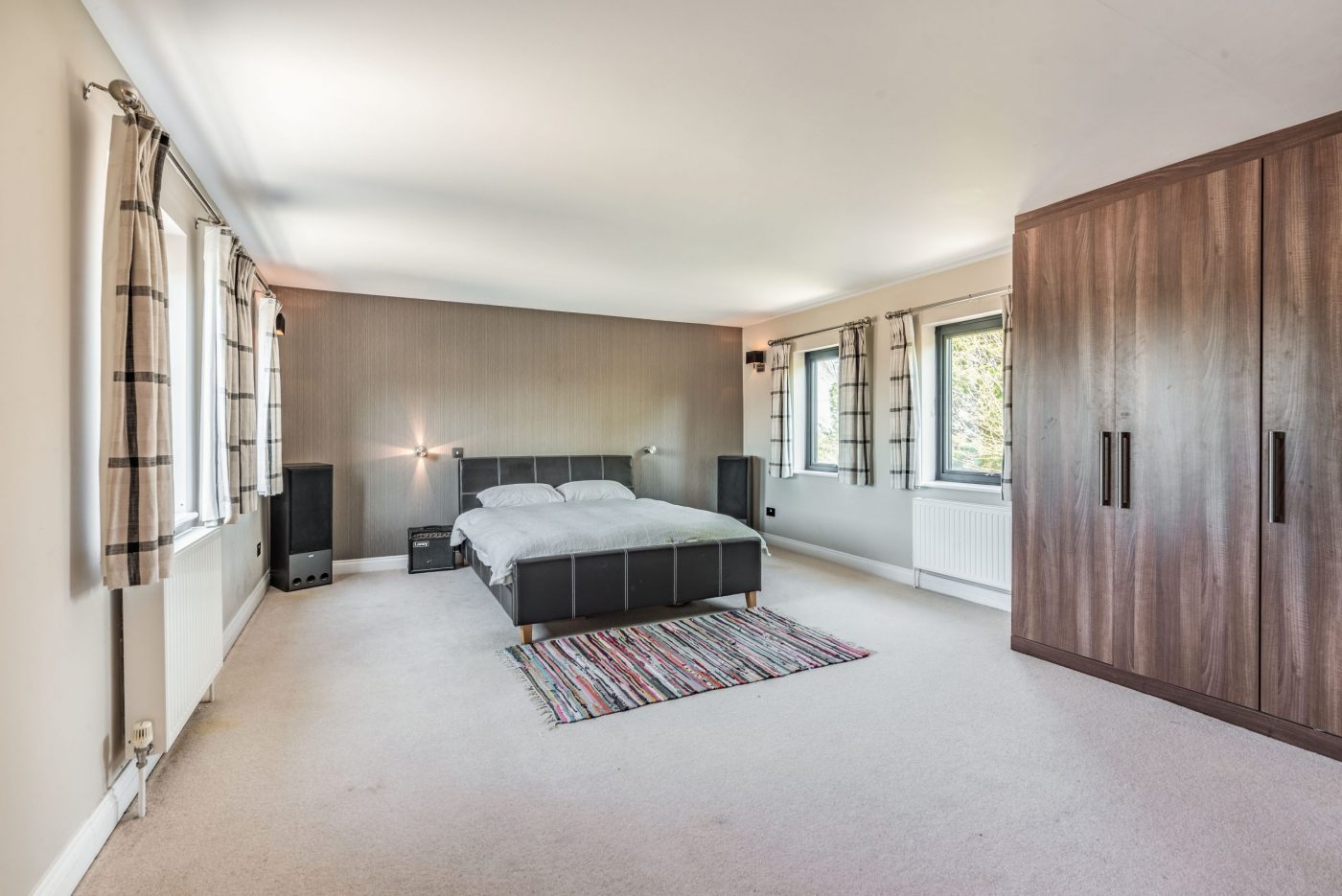 8501566-interior14-scaled-e1674822796729.jpg