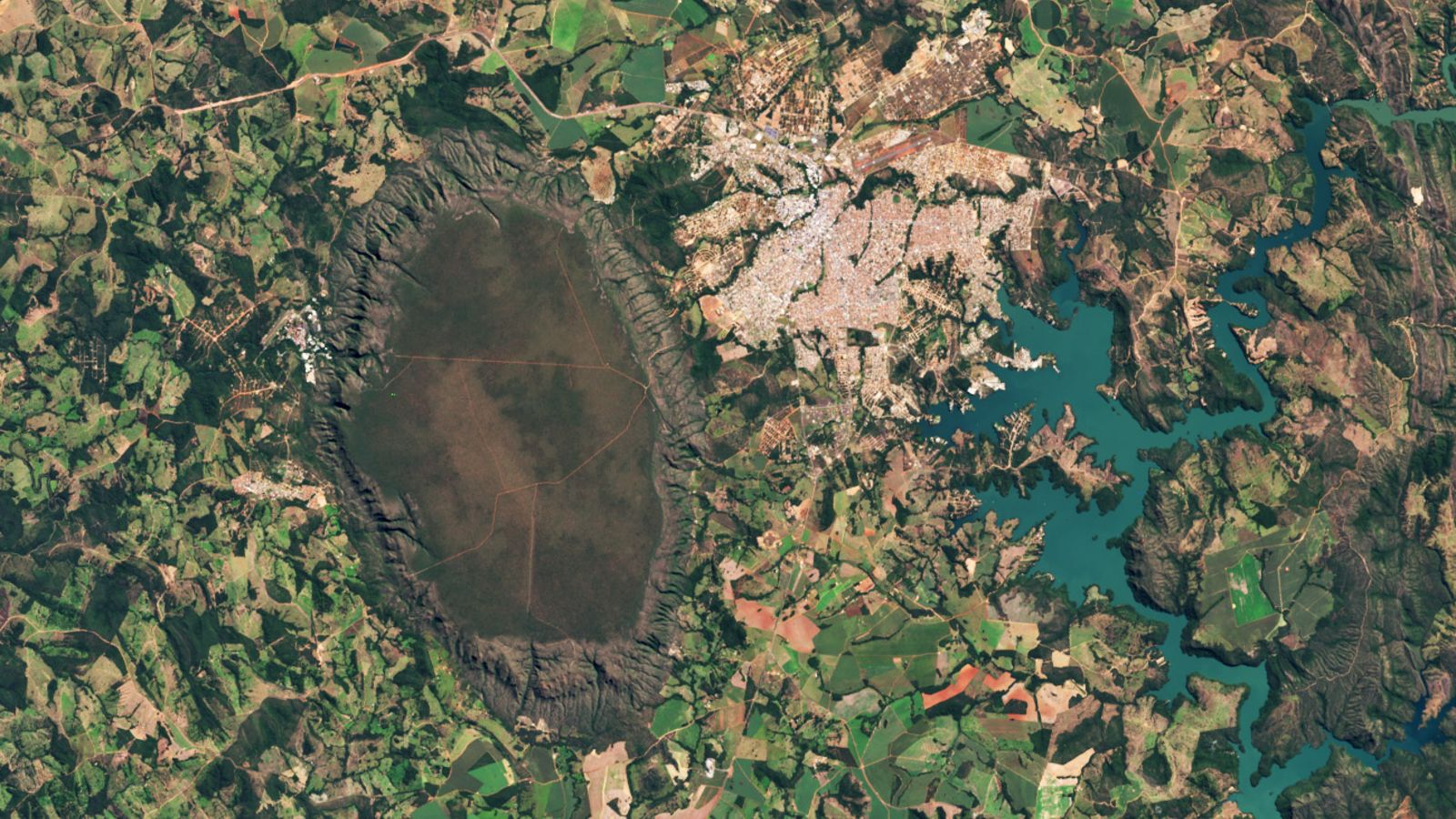 Towering 'sponge' dome in Brazil is the secret source of nearby hot springs