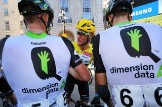 Steve Cummings and Dimension Data celebrate the overall victory