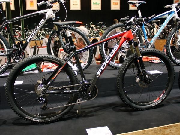 Focus says demand for 26" hardtails is still very strong, especially at the mid-to-high end. This Black Forest 1.0 features a triple-butted hydroformed aluminum frame with a tapered head tube, a SRAM X0 group, a RockShox SID fork and DT Swiss wheels.