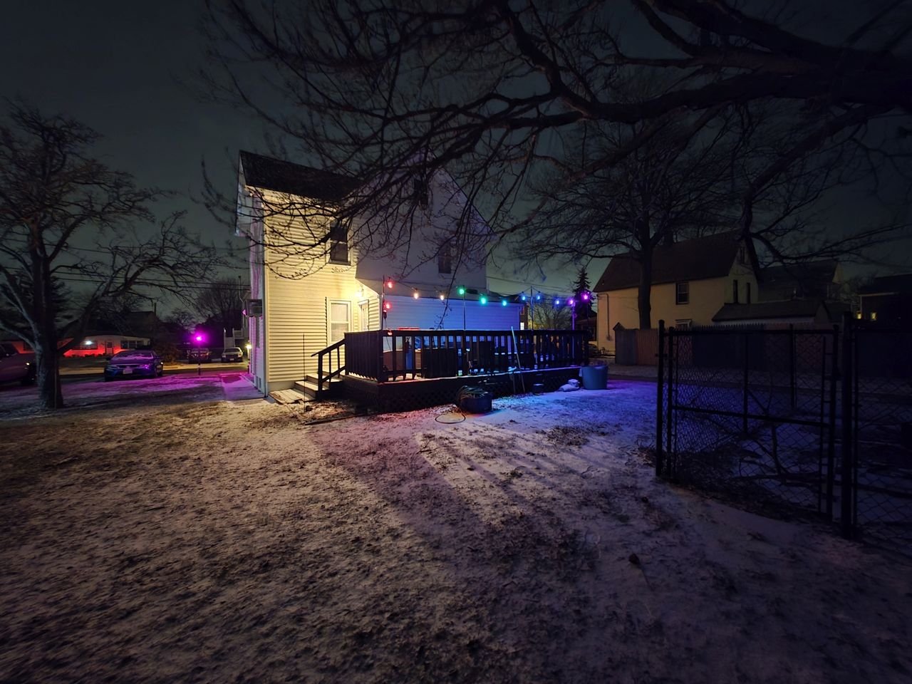 Samsung Galaxy S25 Ultra low light.