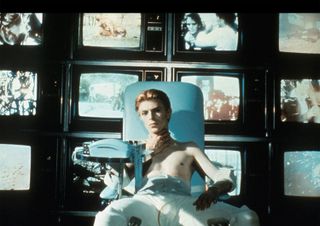 David Bowie in alien form in the 1976 movie 'The Man Who Fell To Earth'.