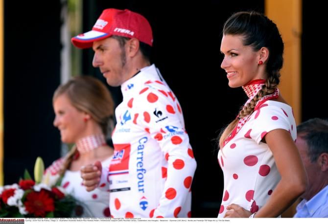 Joaquim Rodr&iacute;guez (Katusha) on the podium collecting his KOM jersey