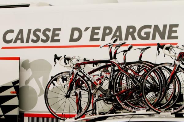 Caisse d'Epargne is on Pinarello Dogmas.