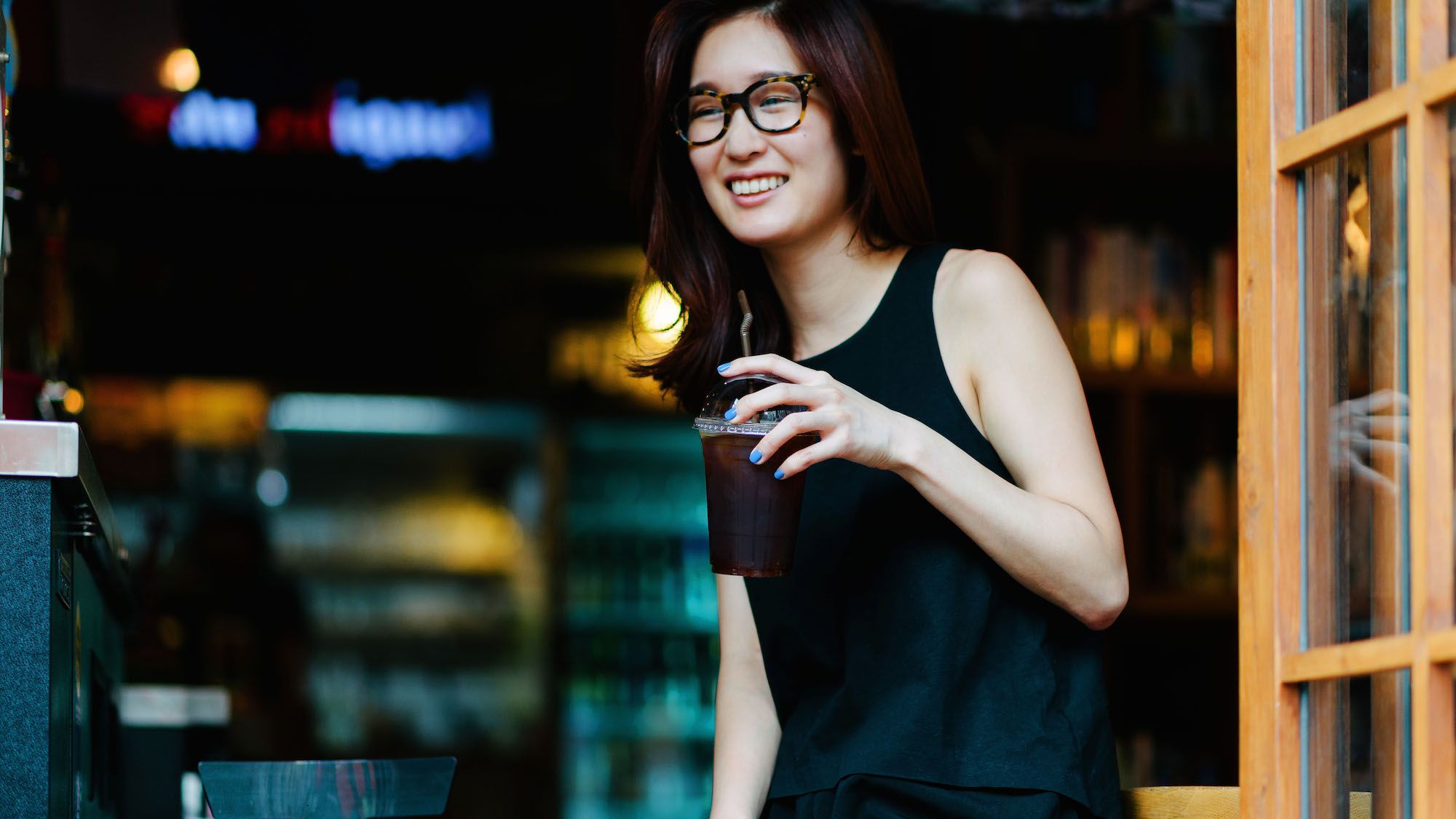 Glasses, Shoulder, Hand, Elbow, Street fashion, Flash photography, Portrait photography, Brown hair, Layered hair, Photo shoot,