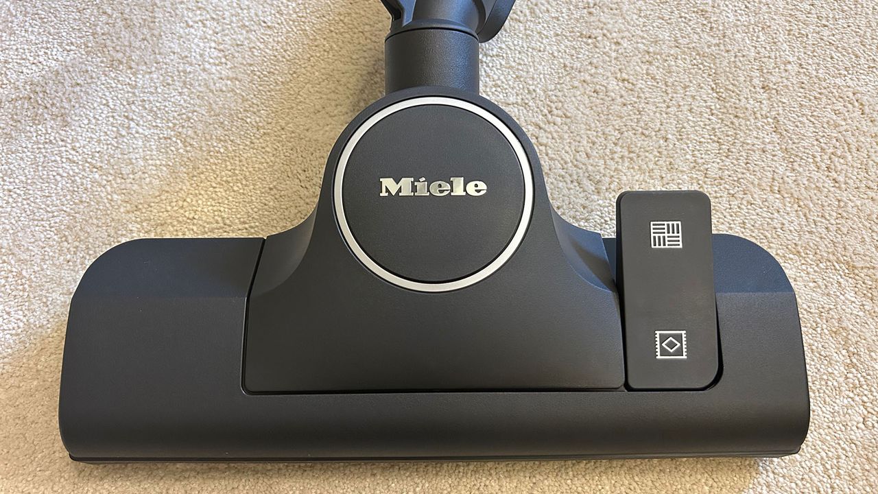Main floorhead on Miele Boost CX1 vacuum
