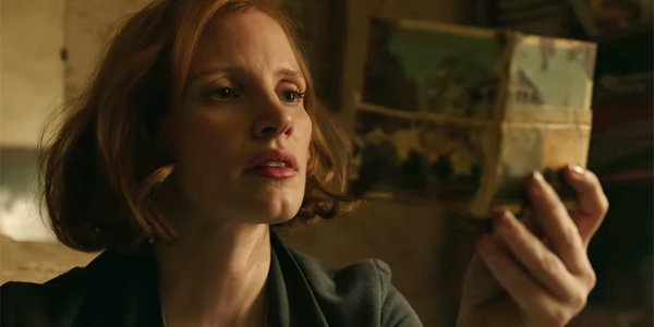 Jessica Chastain meets naked lady in IT Chapter Two