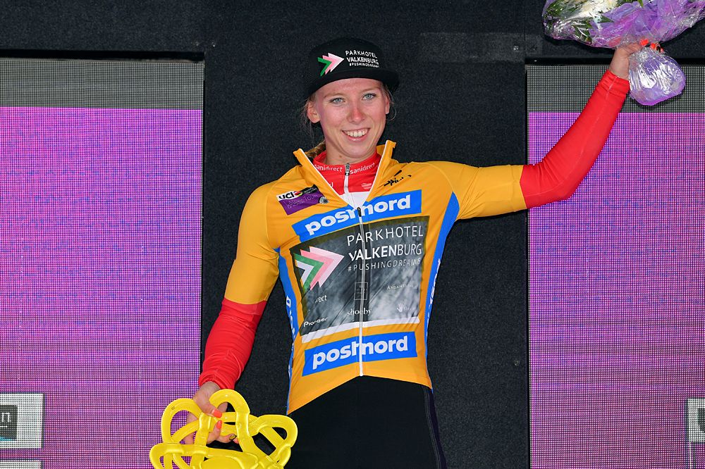 Lorena Wiebes (Parkhotel Valkenburg) wins stage 1 at the Ladies Tour of Norway and take the overall lead