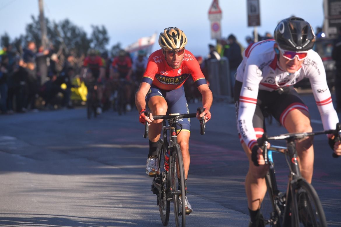 Vincenzo Nibali (Bahrain-Merida) goes after Krists Neilands