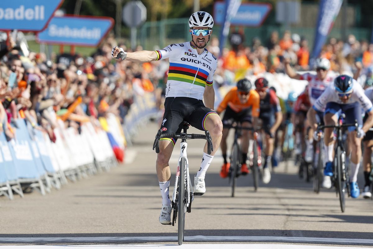 Itzulia Basque Country 2022 - 61st Edition - 2nd stage Leitza - Viana 207,6 km - 05/04/2022 - Julian Alaphilippe (FRA - Quick-Step Alpha Vinyl Team) - photo Luis Angel Gomez/SprintCyclingAgency&Acirc;&copy;2022