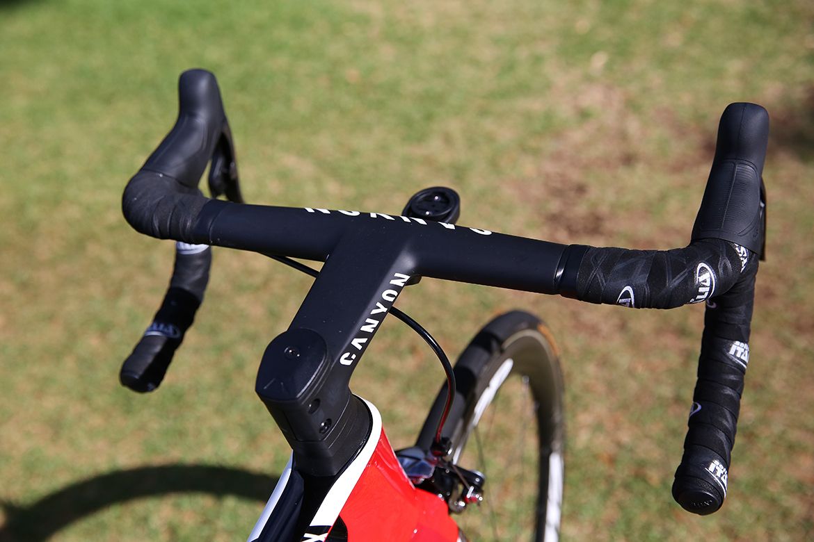 Katusha Alpecin are running an unlabeled integrated bar/stem