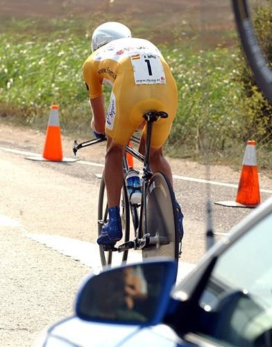 Roberto Heras (Liberty Seguros) from behind