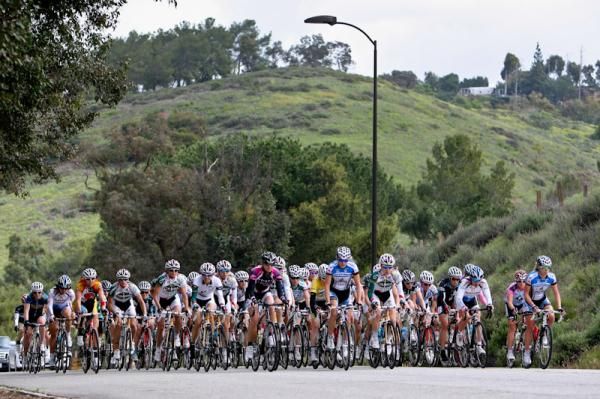 The womens field stayed mostly bunched up for the first couple of laps.