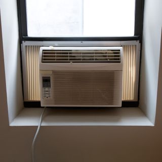 Window air conditioner unit