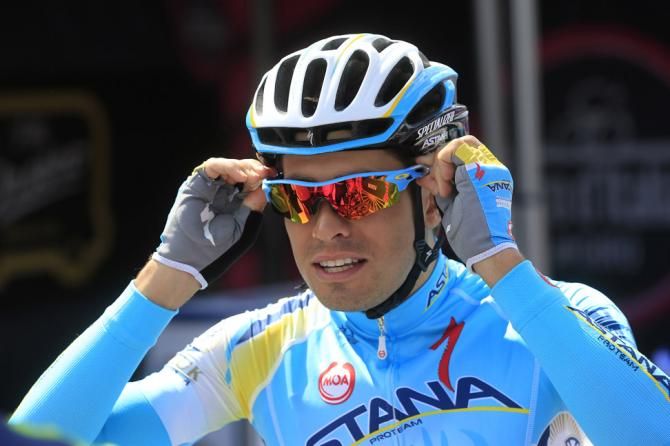 Mikel Landa (Astana) hoping to stay upright after a few crashes