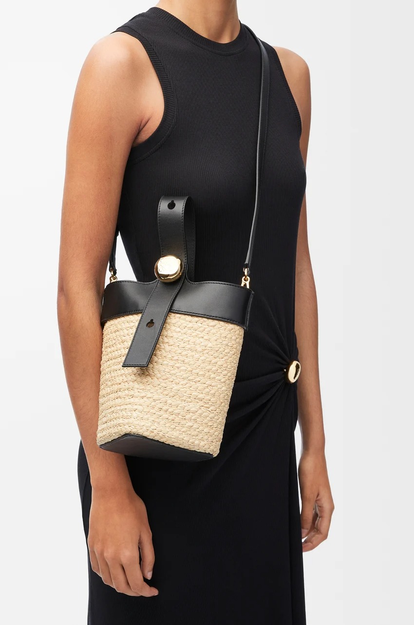 Loewe, Mini Pebble Bucket in Raffia and Calfskin