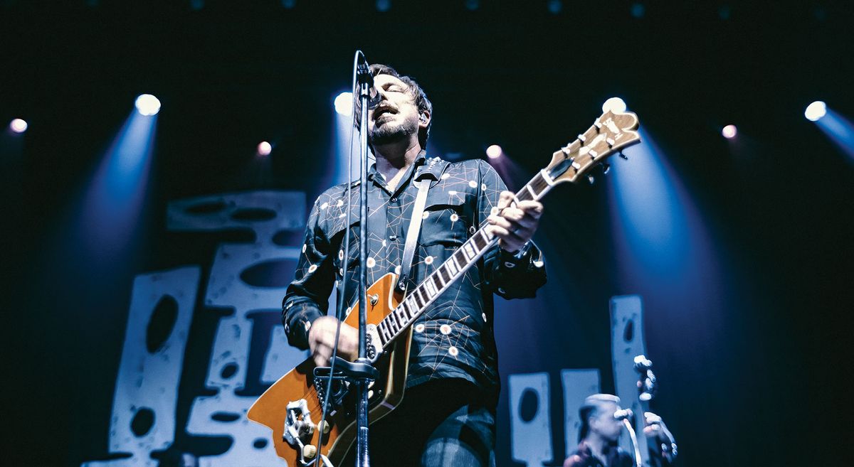 JD McPherson plays a Gretsch Billy Bo Thunderbird live onstage.