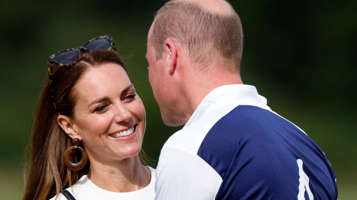 Prince William and Kate Middleton share PDA moment with polo kiss ...