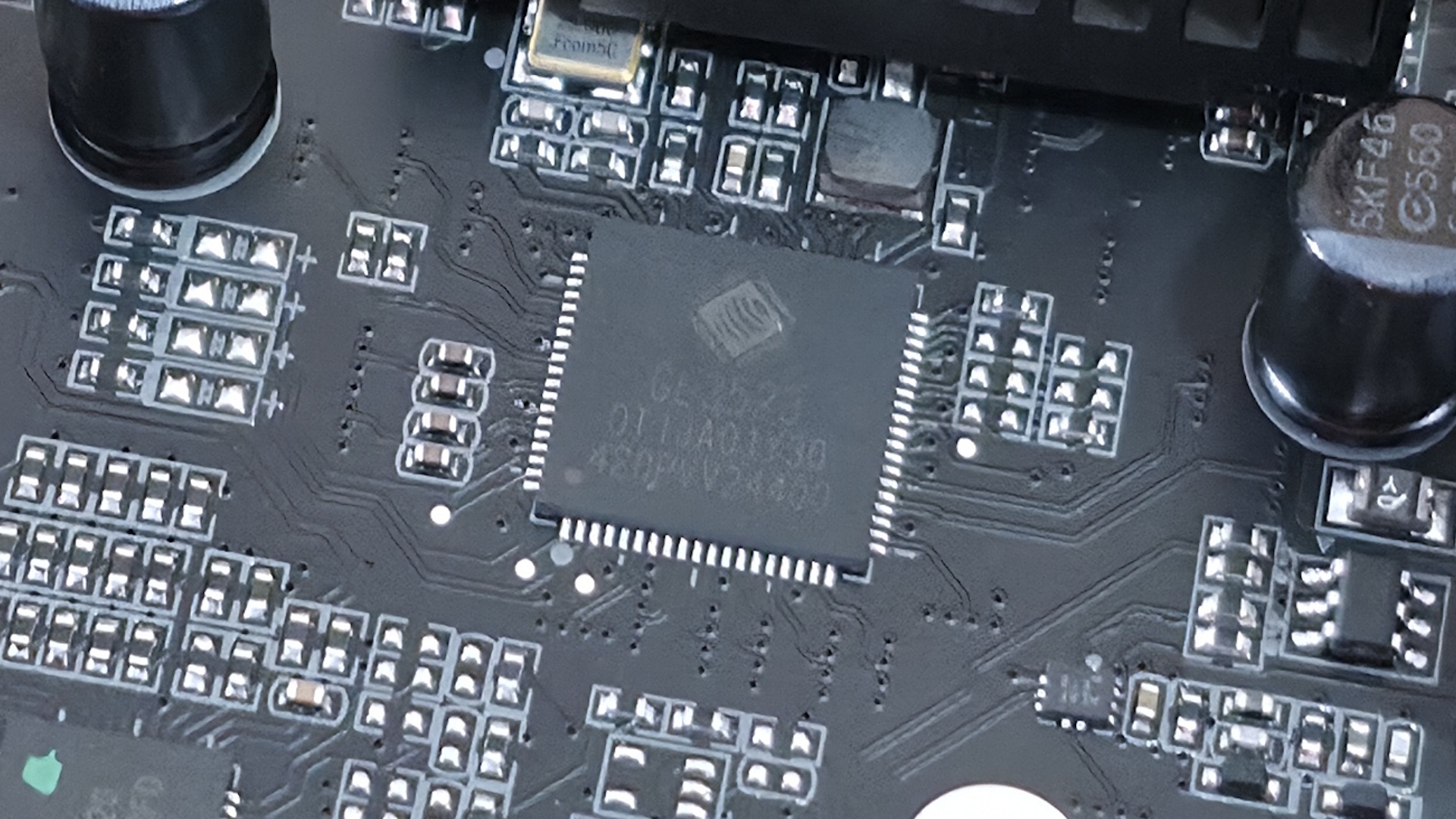 Colorful iGame X870E Vulcan OC - ICs