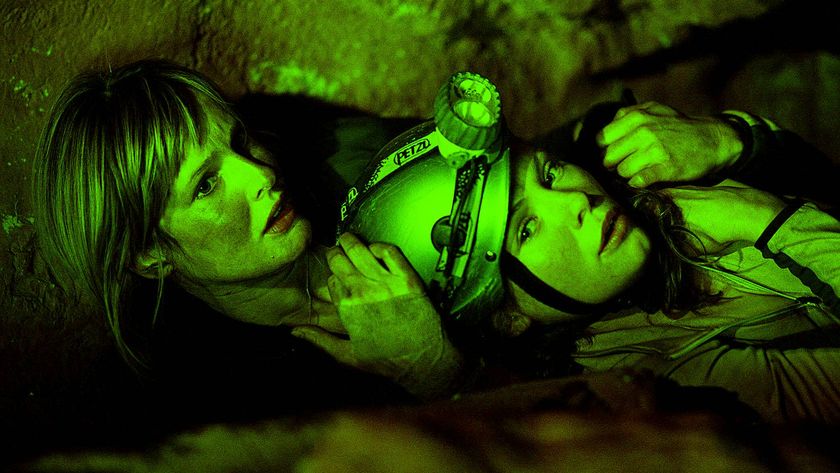 Saskia Mulder and MyAnna Buring in &quot;The Descent&quot; movie (2005)