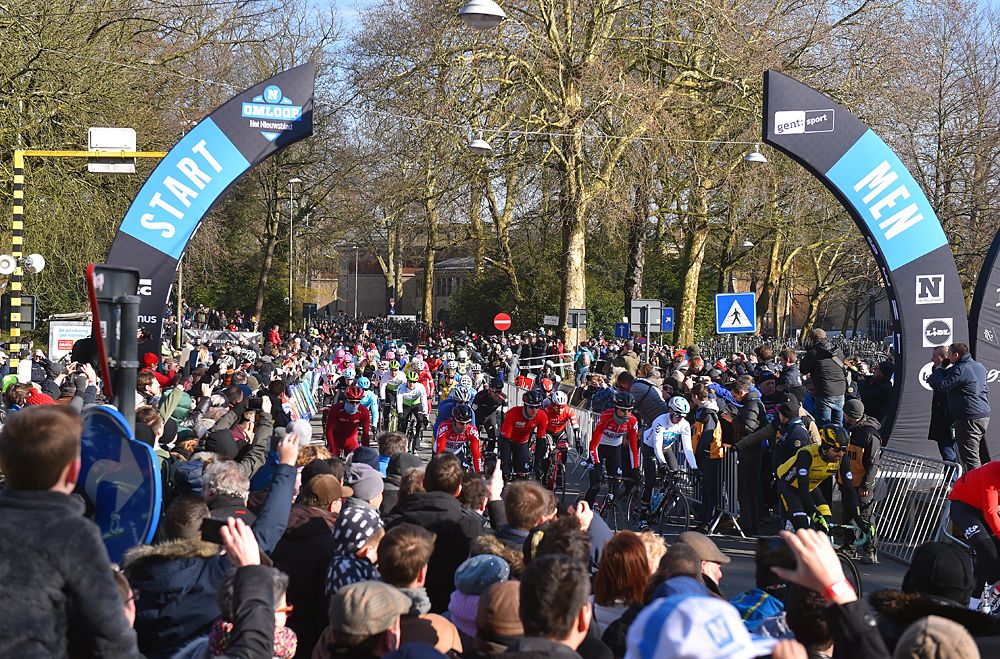 The start of Omloop Het Nieuwsblad 2018
