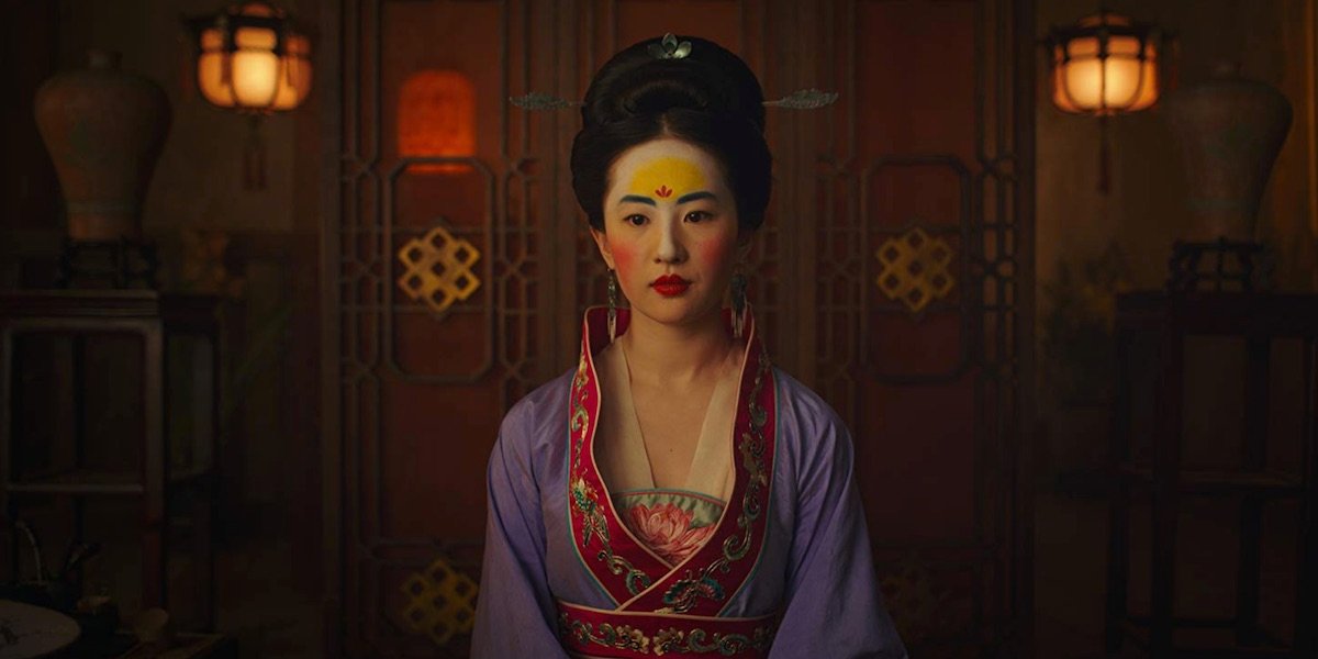 Mulan dressed for the matchmaker